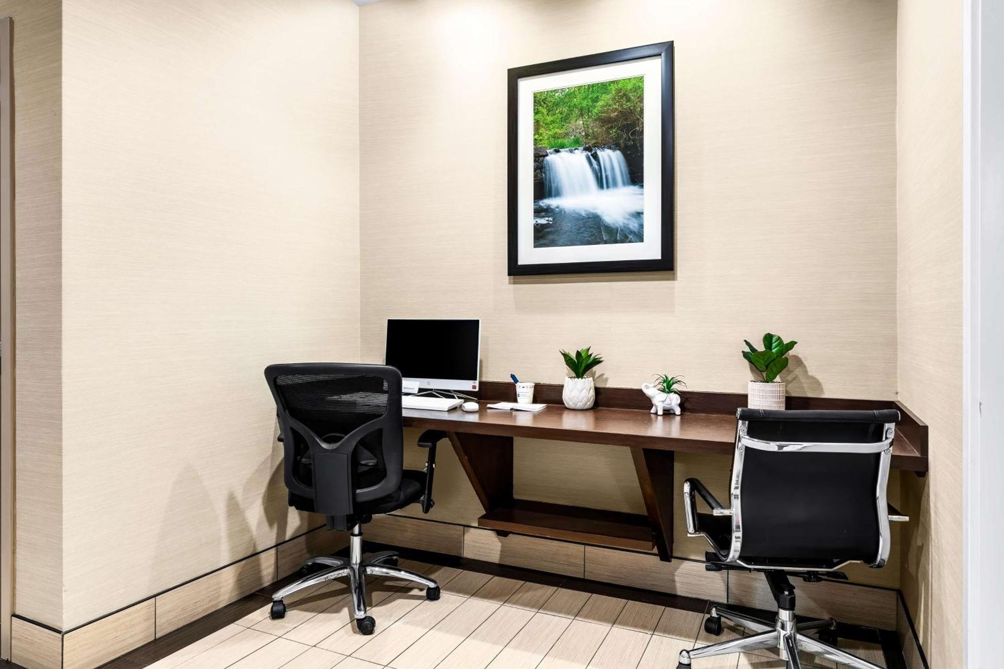 Surestay Plus By Best Western Reading North Luaran gambar